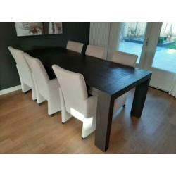 Eettafel met 6 eetkamer stoelen