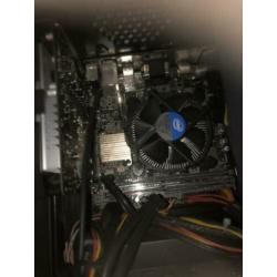 Game pc met muis,toetsenbord en headset