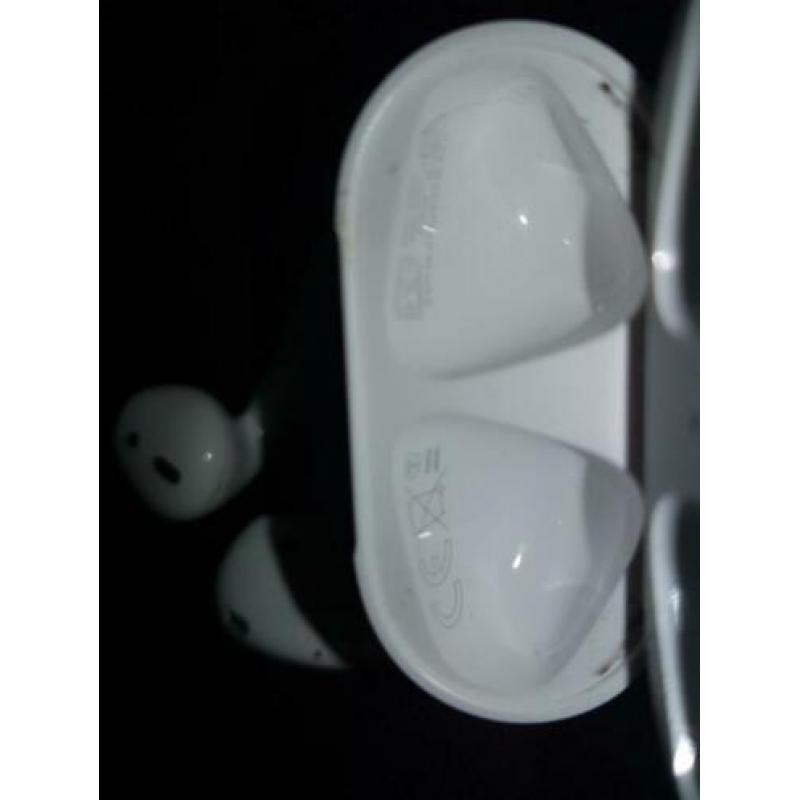 Apple airpods 2