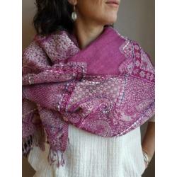 Geborduurde shawls uit Nepal nu in de SALE