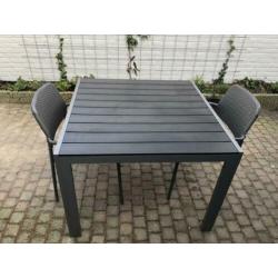 Vierkante buiten tafel + 2 stoelen antraciet