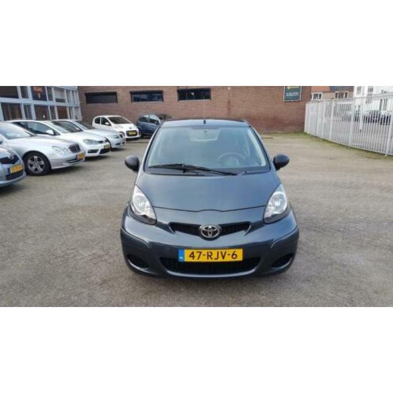 Toyota Aygo 1.0-12V Now - 5 Deurs - Airco - Elect. pakket