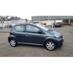 Toyota Aygo 1.0-12V Now - 5 Deurs - Airco - Elect. pakket