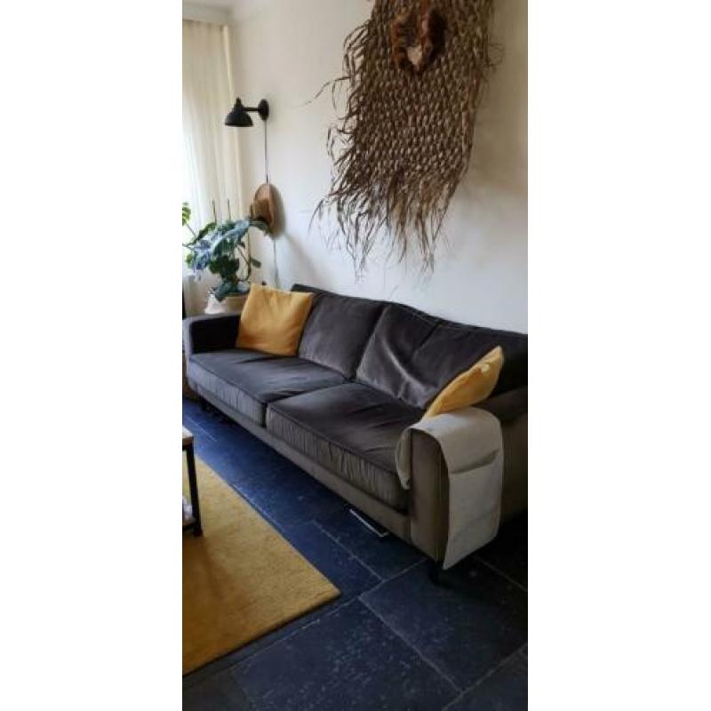 Te koop olijfgroen/grijze vintage stoer 3zitsbank