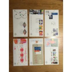 42 stuks eerste dag enveloppen, diverse nummers, onbeschreve