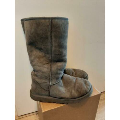 UGGS hoge laarzen, gevoerd, grijs, maat 40, doos aanwezig
