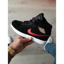 Nike air Jordan Maat 40 suede zwart