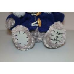 Me to you beertje winterjas blauw houten knopen cadeautip