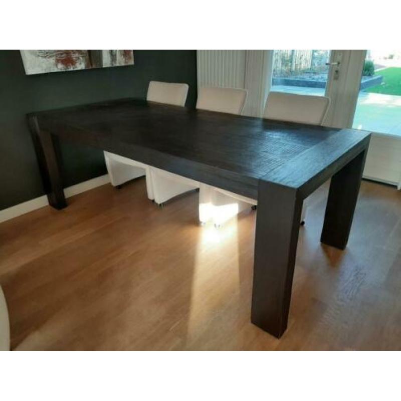 Eettafel met 6 eetkamer stoelen