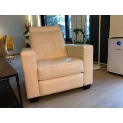 2 design relax fauteuils | merk Natuzzi | crème-wit leder