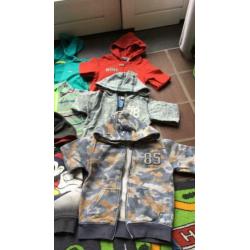 Vestjes en trui in maat 98/104 en 104