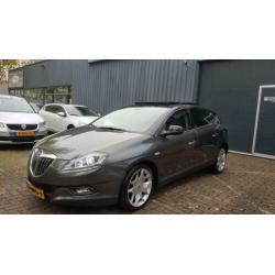 Lancia Delta 1.9-16V T-Turbo Platino 190PK,Xenon/Pano/Leer.