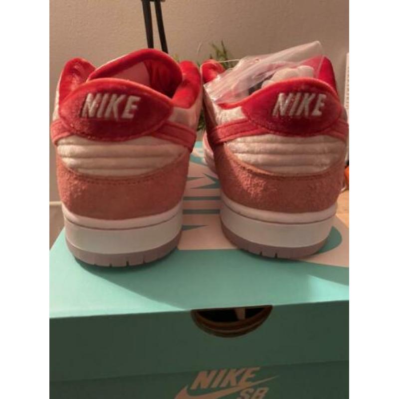 Nike Dunk Strangelove 42 (US8.5)
