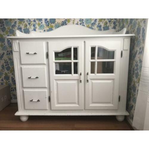 Witte brocante baby commode aangeboden