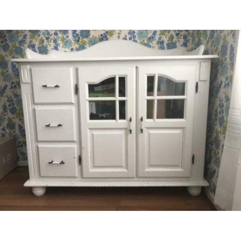 Witte brocante baby commode aangeboden