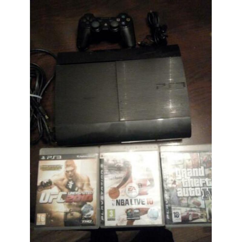 PlayStation 3 met 3 spellen en controler