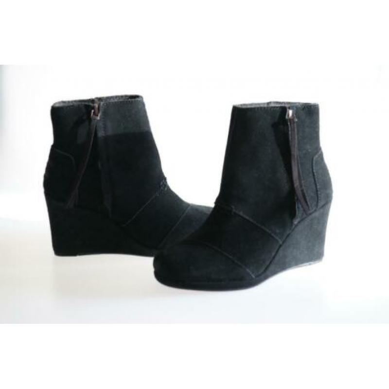 Nieuwe zwarte suède enkellaarzen Toms