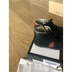 Gucci schoenen sneakers gympen jongens maat 24 zwart