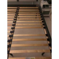 180 bij 200 bed + gratis matras