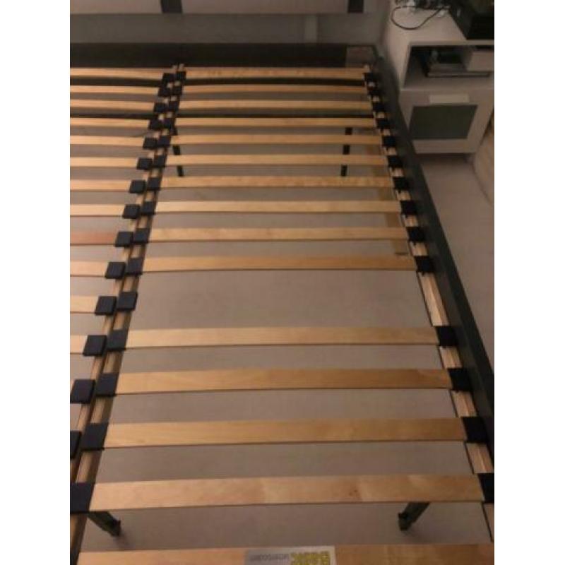 180 bij 200 bed + gratis matras