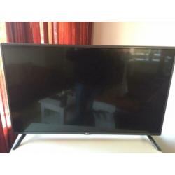 LG 42 inch LED smart tv