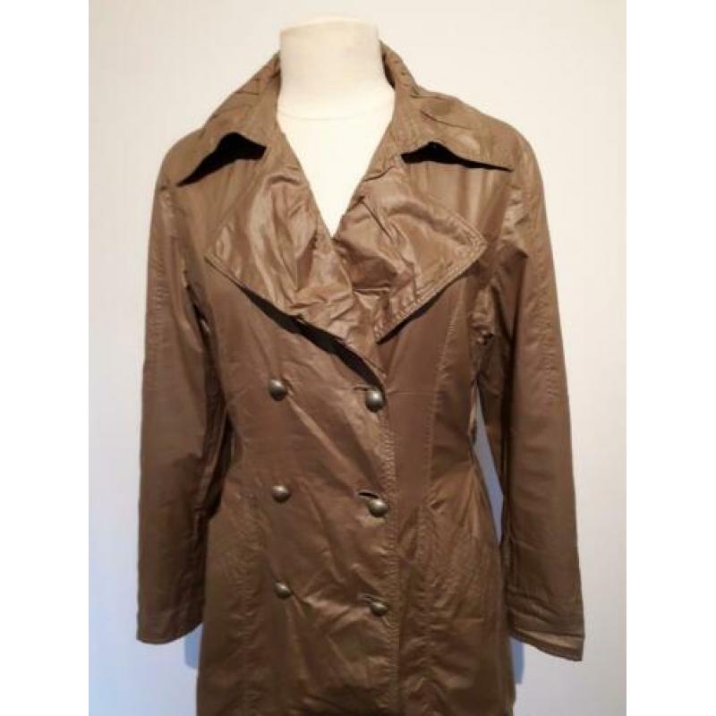 Mooie Trenchcoat maat 40/42 taupe