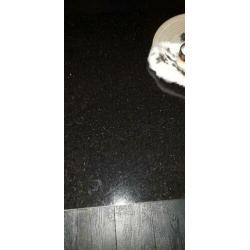 Mooie granieten salontafel met rvs poten