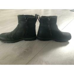 Timberland laarsjes maat 32.