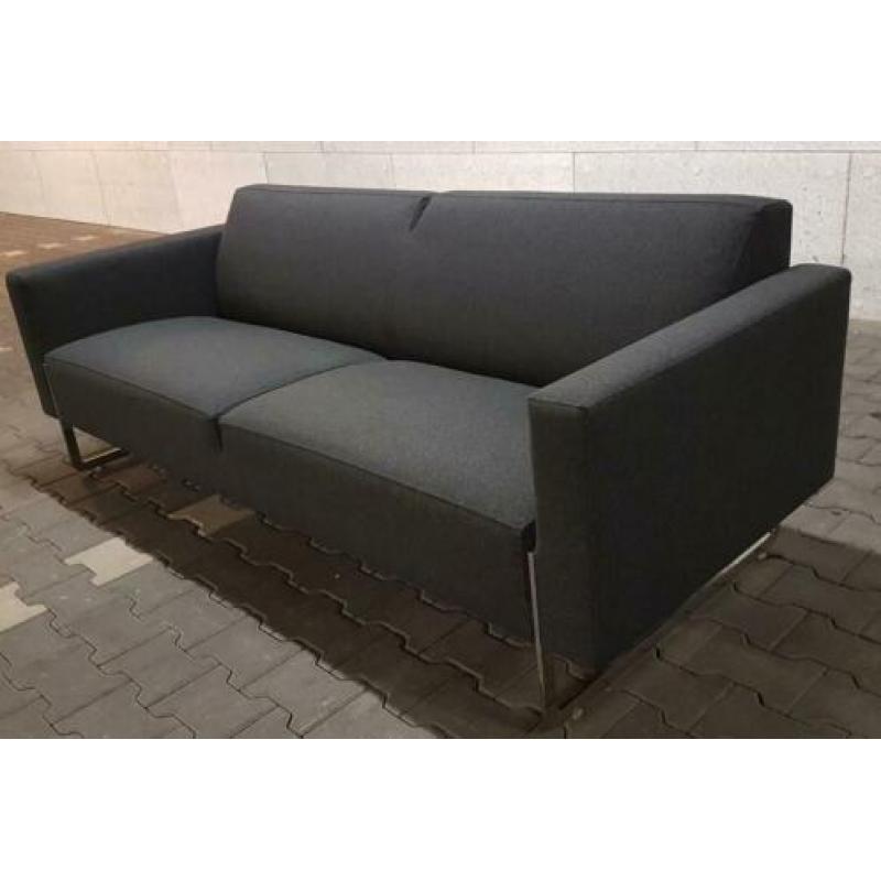 2 x Artifort Design bank Mare antraciet 2,2 + 2,5