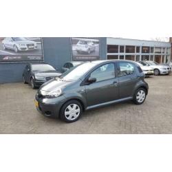 Toyota Aygo 1.0-12V Now - 5 Deurs - Airco - Elect. pakket