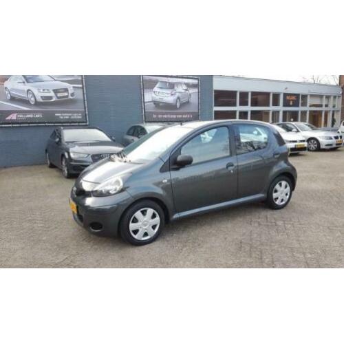 Toyota Aygo 1.0-12V Now - 5 Deurs - Airco - Elect. pakket