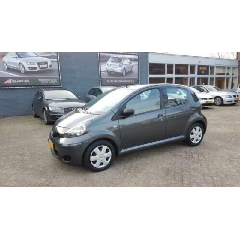 Toyota Aygo 1.0-12V Now - 5 Deurs - Airco - Elect. pakket