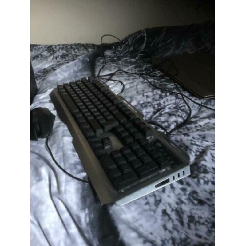 Game pc met muis,toetsenbord en headset