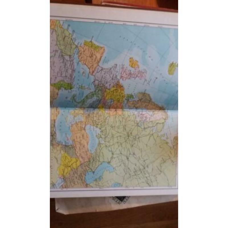 Schoolatlas der gehele aarde