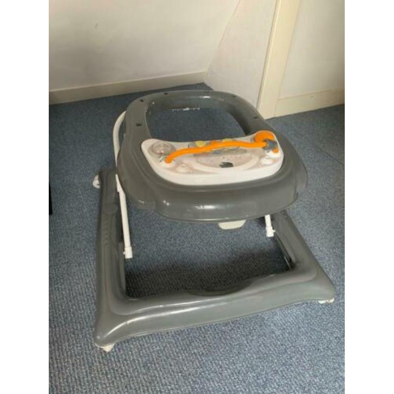 Gratis afhalen: wipstoel, baby-hangmat en looprek