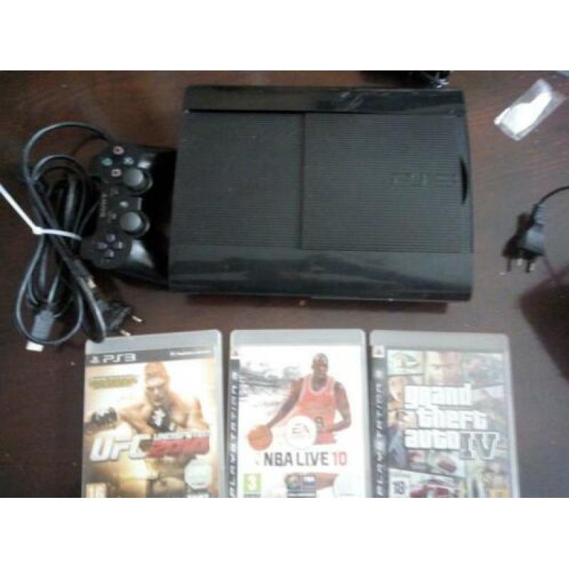 PlayStation 3 met 3 spellen en controler