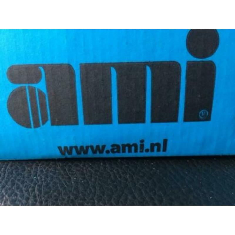 AMI, allu,deurkrukken met schild en ingebouwd veersysteem F1