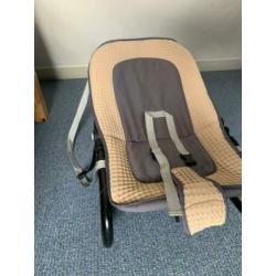 Gratis afhalen: wipstoel, baby-hangmat en looprek