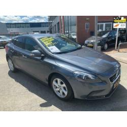 Volvo V40 1.6 D2 Kinetic Automaat, Navigatie, pdc,