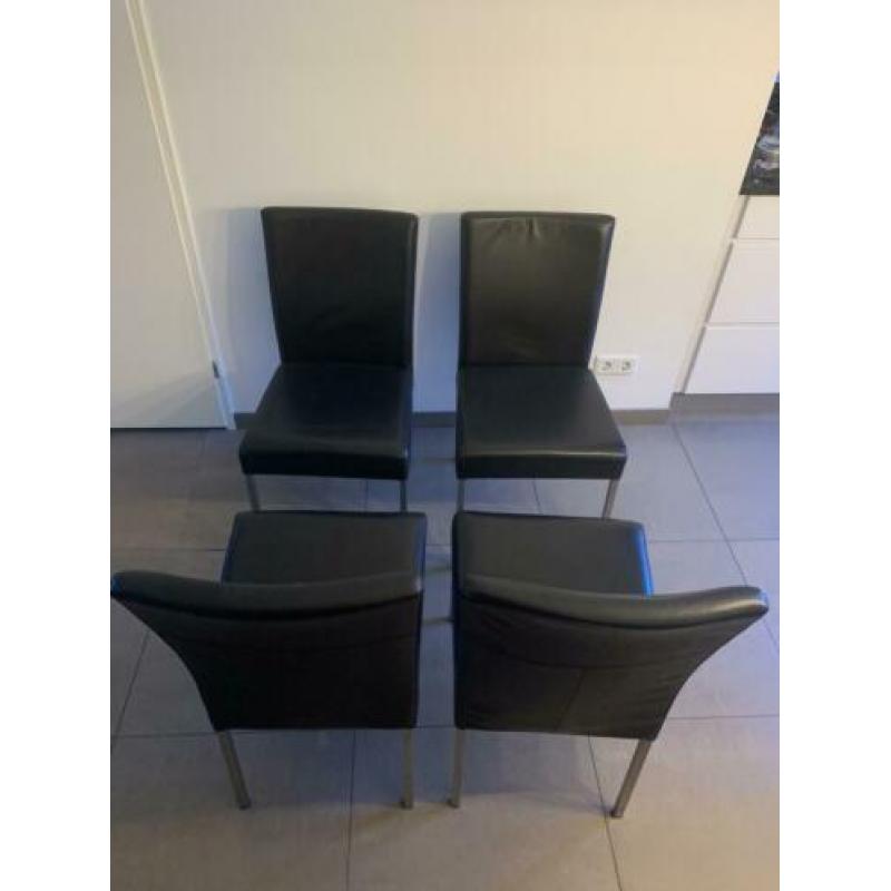 4 Lederen eetkamerstoelen