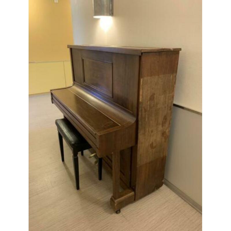 Urbas & Reisshauer Piano