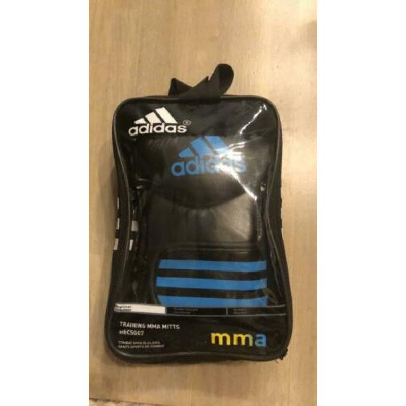 MMA boxing gloves adidas / bokshandschoenen