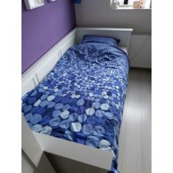 Wit 1 persoons bankbed met uitschuifbare lade