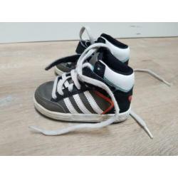 Schoenen Adidas maat 21