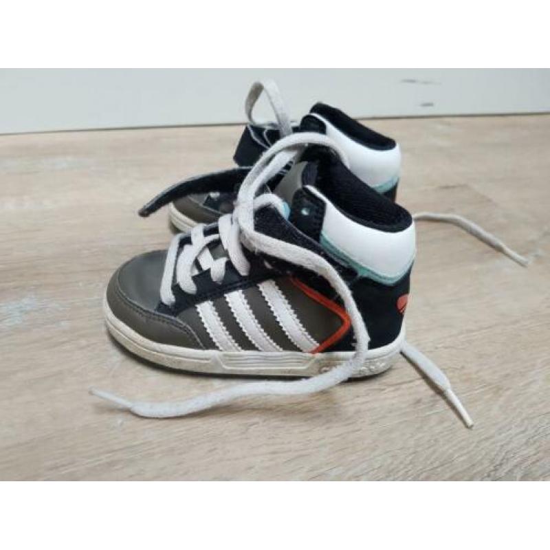 Schoenen Adidas maat 21