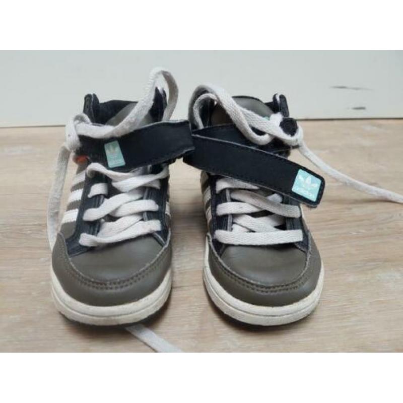 Schoenen Adidas maat 21