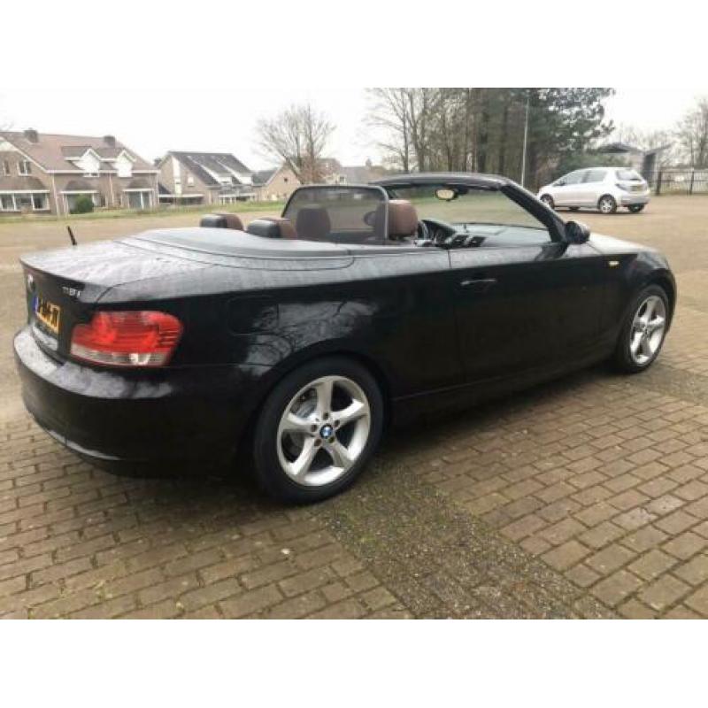 BMW 1-Serie High Executive 2.0 118I Cabrio 2008 Zwart