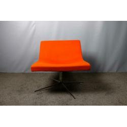 Offecct Bond designfauteuil oranje bij TheReSales