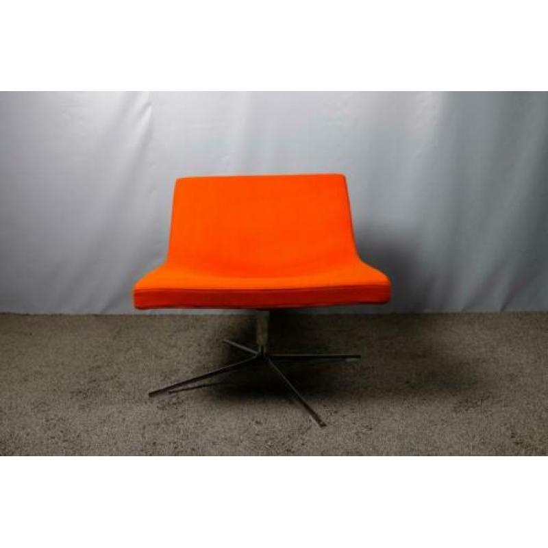 Offecct Bond designfauteuil oranje bij TheReSales