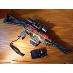 Custom nerf stryfe geweer. Met kijker en 2 mags. 20 pijltjes